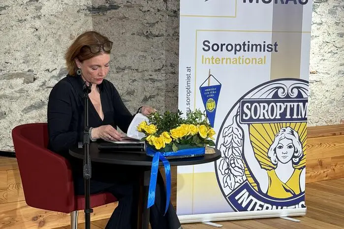 Darin spricht sie sehr offen über eine schwere seelische Krise und deren Bewältigung.
