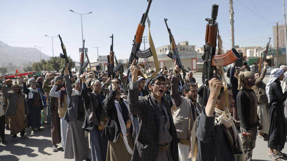 Houthi drohen USA und Verbündeten: „Werden für Angriff hohen Preis zahlen“
