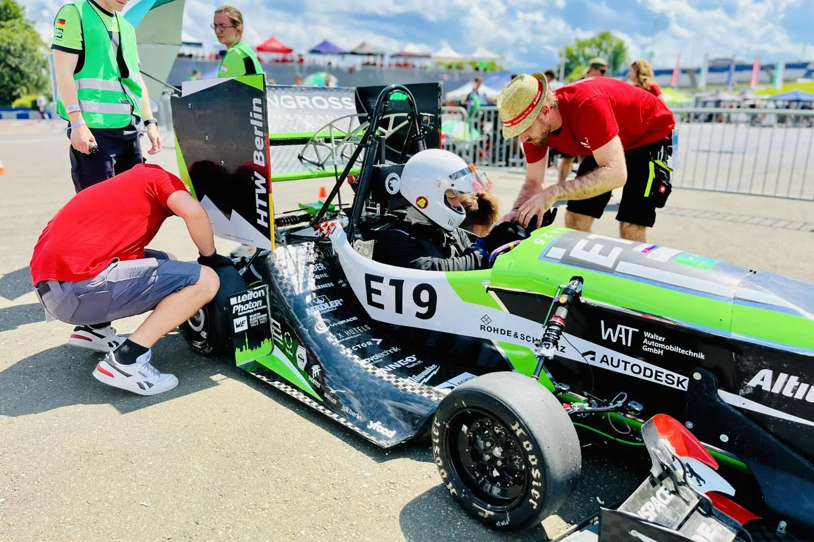 Sariixo's daring Fleshbot Joi escapades-showcasing her big tits' power