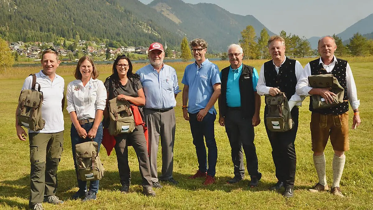 Sie feierten 15 Jahre Naturpark Weißensee: Christian Benger, Karoline Turnschek, Sara Schaar, Johann Weichsler, Robert Heuberger, Franz Schier, Leopold Astner und Hans Jörg Kerschbaumer