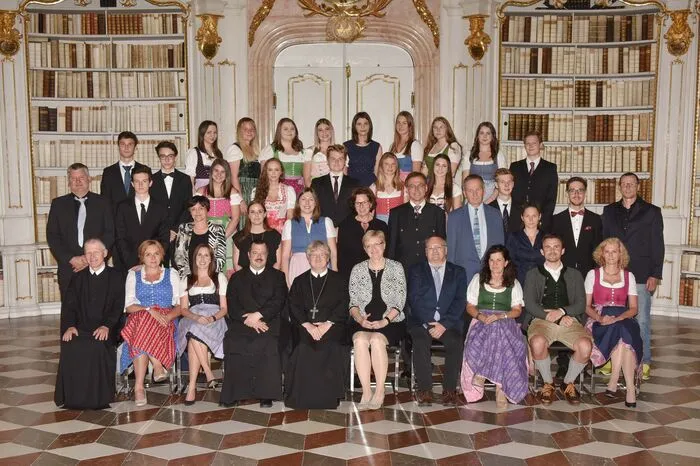 Ausgezeichneter Erfolg: Antonia Pretzler.Guter Erfolg: Isabella Pühringer, Lena Riesenberger, Pia Stallinger, Sara Strk, Maximilian Zöch.Bestanden: Lisa Brandstätter, Christina Gfrerer, Fabian Josef Hasler, Michaela Katharina Hupf, Eva Jansenberger, Klemens Müller, Laura Prentner, Philip Schneeberger, Carina Thaler, Stefan Tosic.