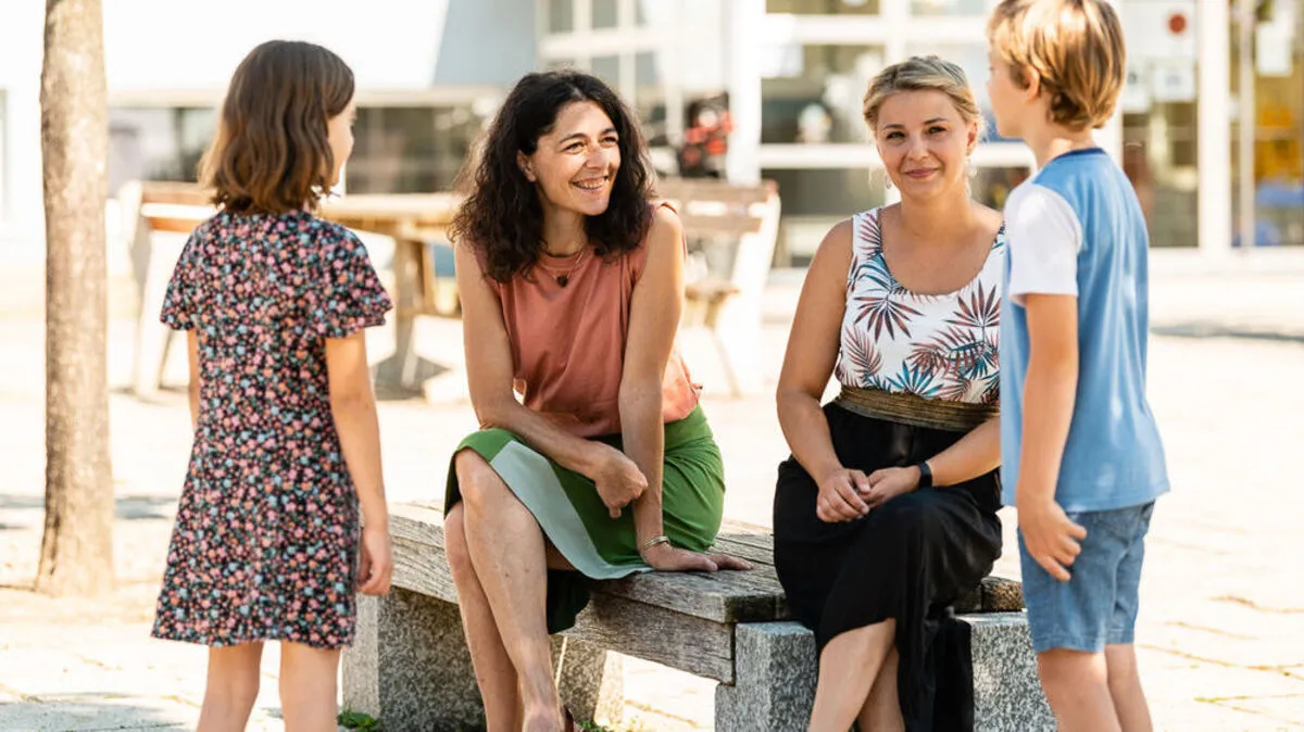 Die grüne Landtagsabgeordnete Sandra Krautwaschl (l.) mit Eggersdorfs Gemeinderätin Julia Reichart