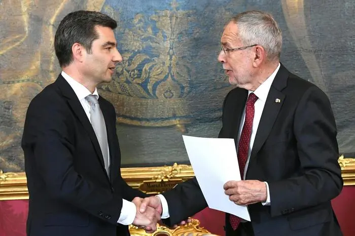 Innenminister Wolfgang Peschorn und Bundespräsident Alexander Van der Bellen: Peschorn übernimmt als Erbe von Herbert Kickl in Zeiten von Ibiza-Video, Eurofighter-Untersuchungen und BVT-Ausschuss das sensibelste Ressort