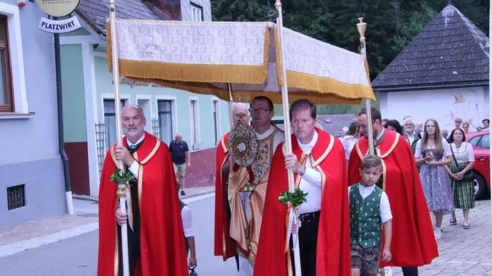 Der „Oswaldi-Sonntag“, der Festtag des Pfarrpatrons im kleinen Bergdorf Graden (Gemeinde Köflach), wurde wie immer besonders festlich begangen.