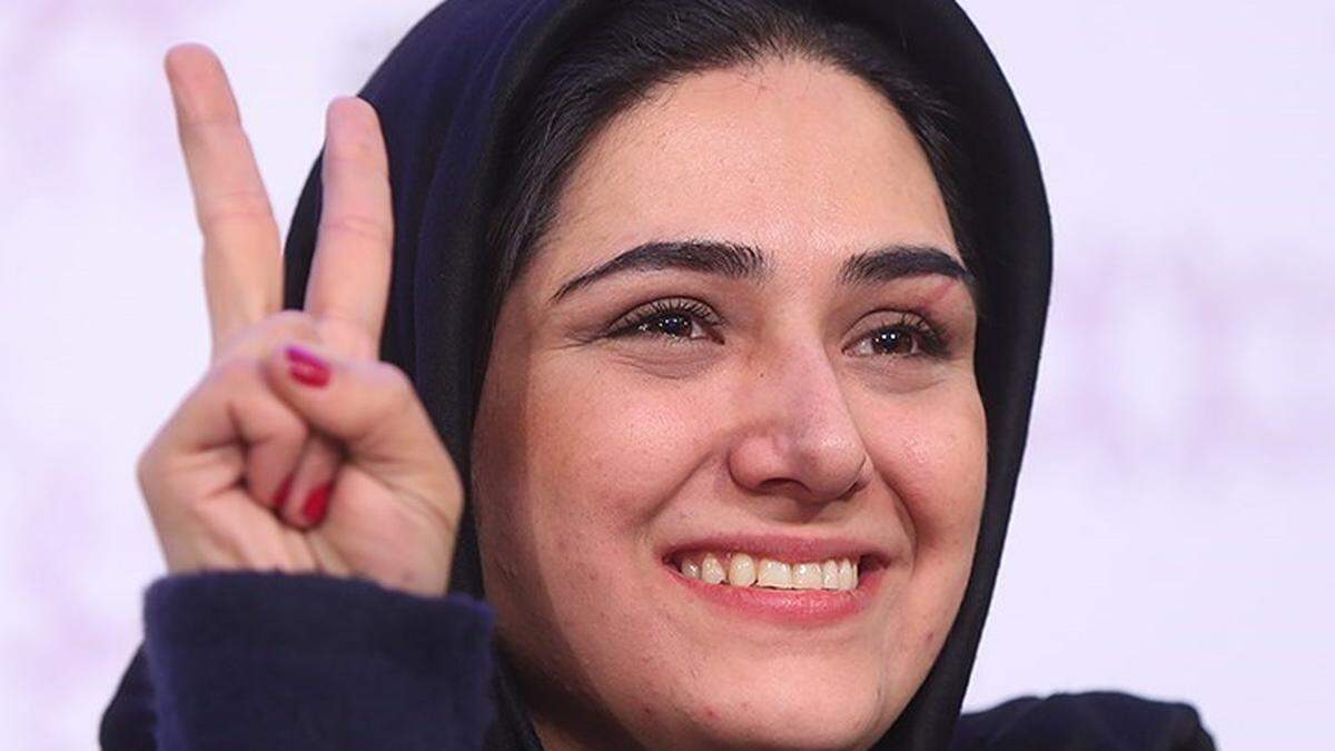 Die Schauspielerin Baran Kosari soll ohne Kopftuch bei einer Beerdigung gewesen sein
