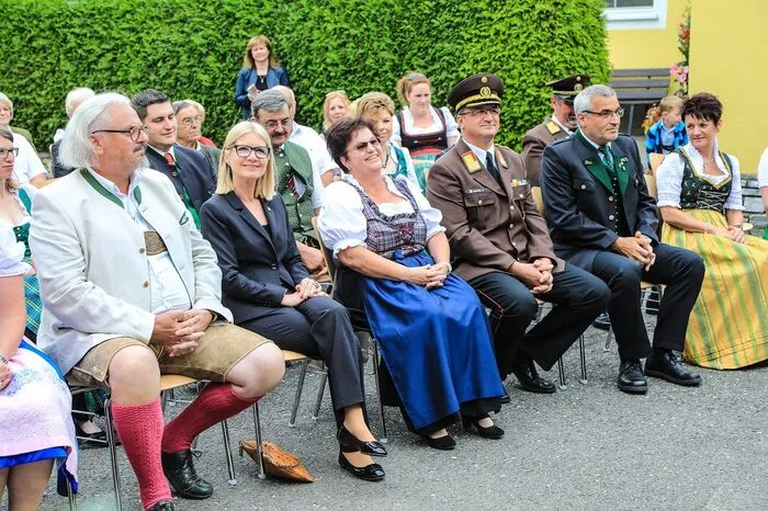 Im Zuge des Festaktes wurden Ehrenhauptlöschmeister Gerhard Gruber und Ehrenhauptlöschmeister Josef Leitner mit der Medaille für 50-jährige Tätigkeit im Feuerwehrwesen ausgezeichnet.