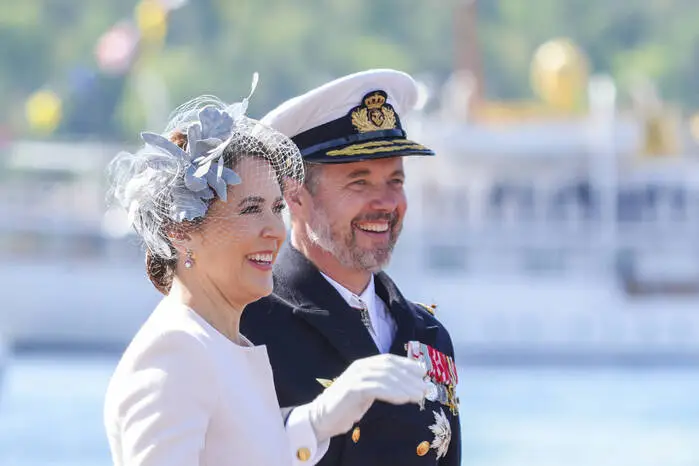 Das neue dänische Königspaar strahlten vor Freude