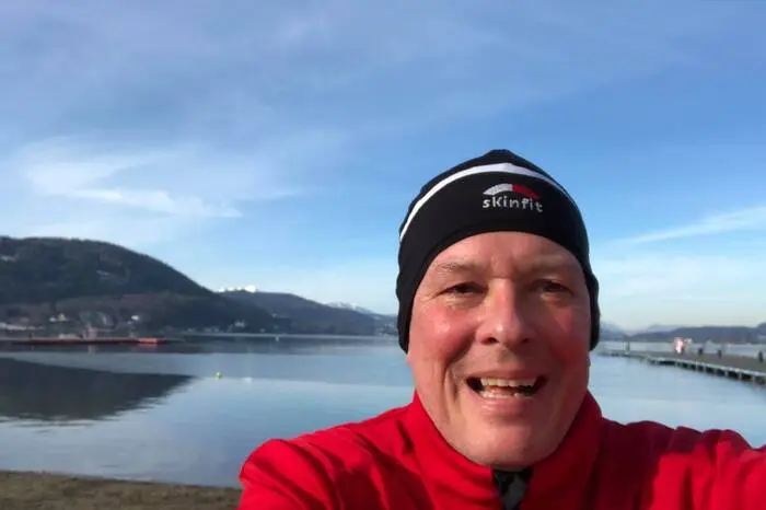 Weil er gegen Jahresende aus gesundheitlichen Gründen sportlich pausieren musste, hat sich der Kärntner Landeshauptmann Peter Kaiser für 2019 vorgenommen, sich mehr der Bewegung zu widmen. Sein Ziel war es, wie schon zuvor wieder jeden Tag laufen zu gehen. Und dieses Vorhaben hat er mehr als zielstrebig verfolgt. Am Dienstag dieser Woche waren es 204 Kilometer, die der Landeshauptmann heuer joggend unterwegs war. Und es werden von Tag zu Tag mehr. In seinen Facebook-Beiträgen ist ihm die Freude über die Lauf-Erfolge anzusehen.