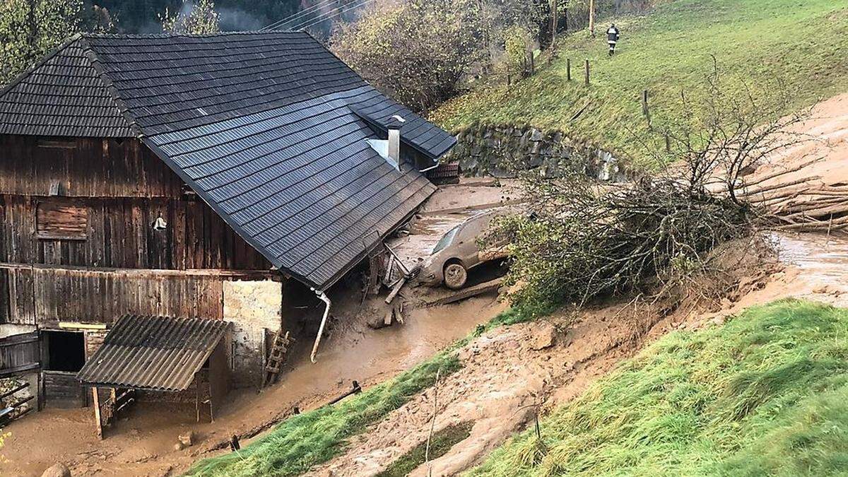 Sachverständige müssen nun entscheiden, ob die Schäden von Muren oder Hangrutschungen verursacht wurden 