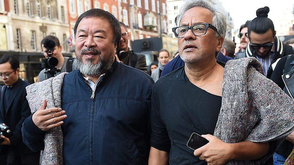 Anish Kapoor, hier mit Künstlerkollegen Ai Weiwei bei einem Marsch für Flüchtlinge