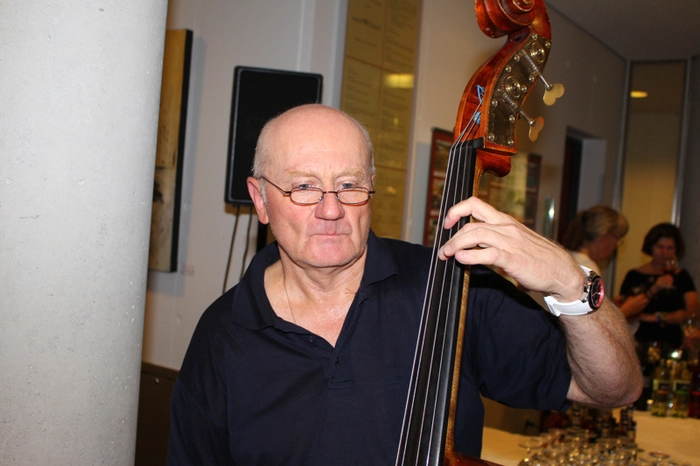 Musikalisch umrahmt wurde die Vernissage von den Musikern des "Swing and More Jazz Quartett". Mit kulinarischen Köstlichkeiten aus der Nova-Küche und Direktvermarktern klang der Abend genüsslich aus.