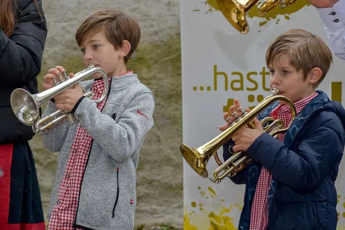 Musikalisch wurde das Fest von der Musikschule Wolfsberg umrahmt und für die kleinen Besucher gab es einen Esel-Parcours sowie Kinderschminken.