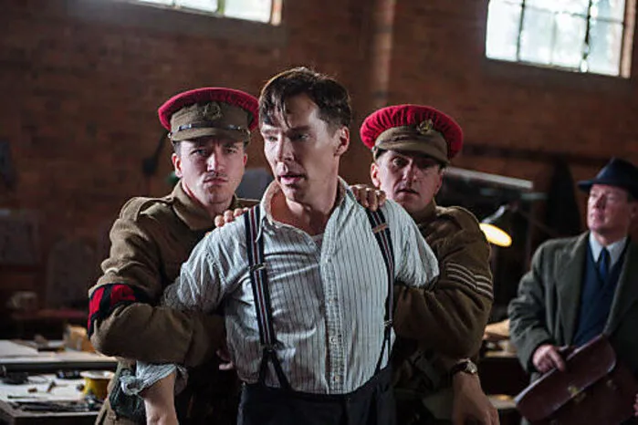 Unter den nominierten Hauptdarstellern ist Benedict Cumberbatch als Alan Turing (Bild, "The Imitation Game") ebenso im Rennen wie Eddie Redmayne (Bild) alias Stephen Hawking ("Die Entdeckung der Unendlichkeit") und Steve Carell als mörderischer Millionär John Du Pont ("Foxcatcher").