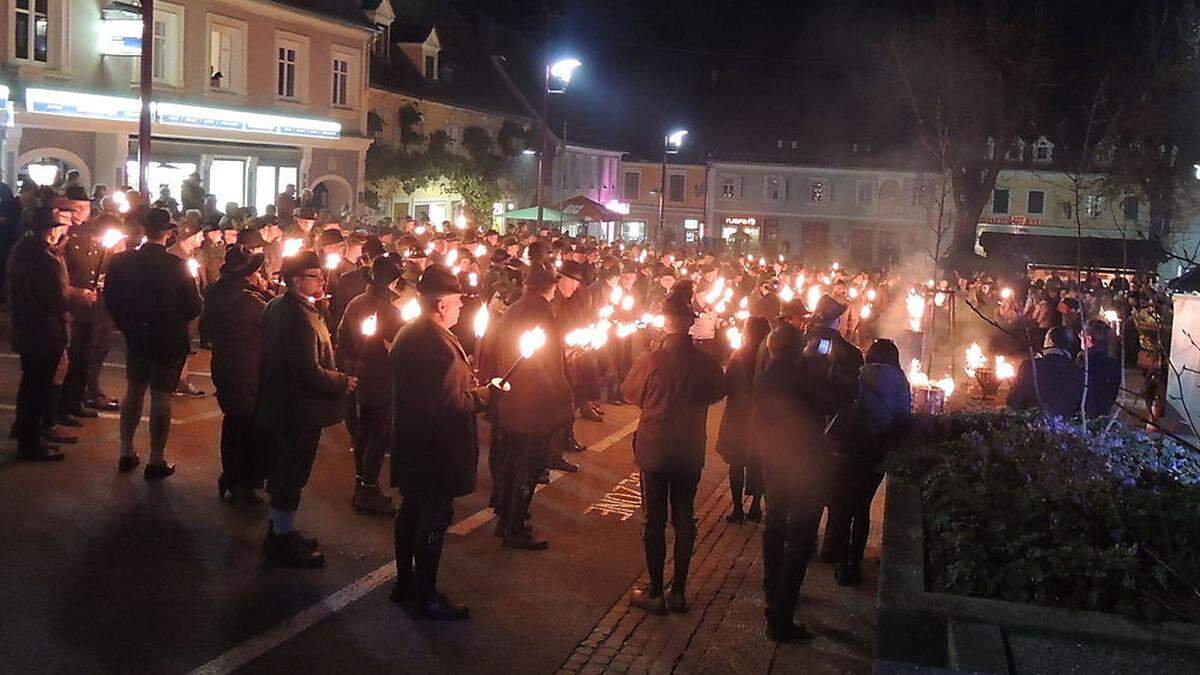 Zahlreiche Jäger aus dem Bezirk kamen nach Weiz