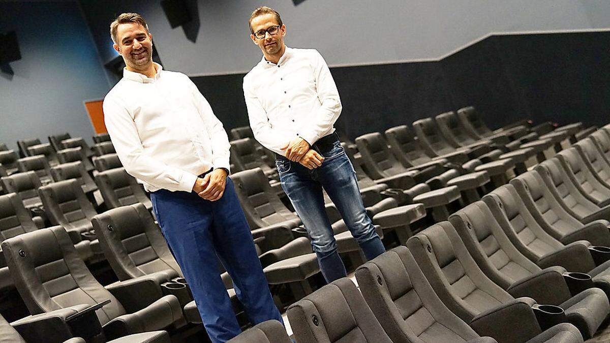 Kino-Betreiber Peter Hauswirth und Investor Günther Lichtenegger in einem der neuen Kinosäle