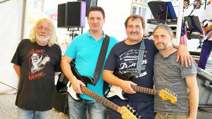 Mit Bands wie 4 Friends Live Band, Ficherman´s Friend, Harry Perkins Band, Selavie und The Forties ging es lautstark zu. 