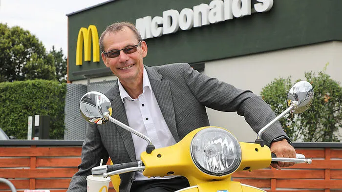 Im Sommer setzt sich Andreas Gamsjäger gerne auf seine Vespa