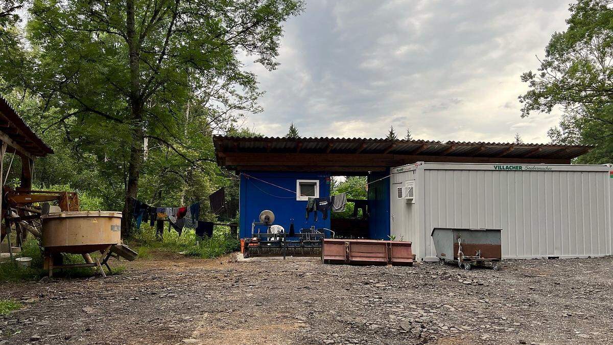 Die &quot;Unterkunft&quot; der marokkanischen Arbeiter in einem Kärntner Reiterhof