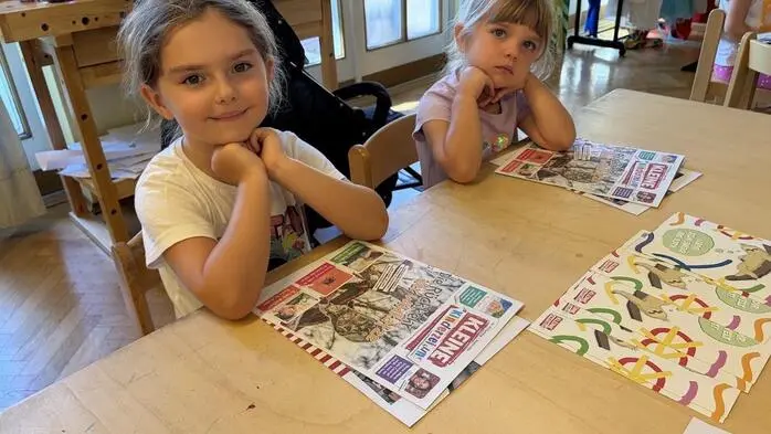 Die Kleine zu Besuch in der Kinderstadt