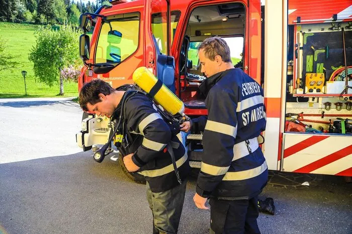 Eine rund 600 Kilogramm schwere Kuh ist aus bisher unbekannter Ursache ...