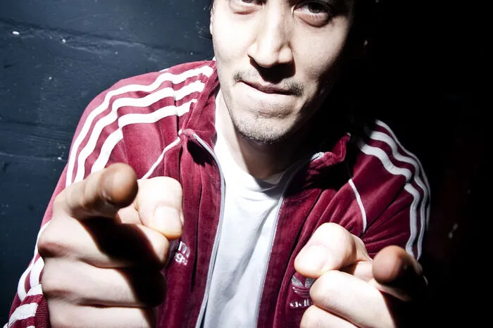 Als Produzent von Echogewinner SEEED zählt der Party-DJ zur Prominenz im Techno-Genre.