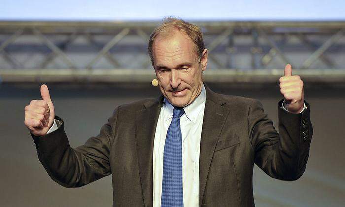 Daumen hoch für den Erfinder des World Wide Web: Tim Berners-Lee