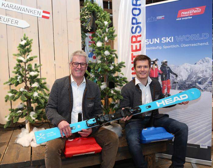 Christopher Gruber und Christopher Puntigam von der NLW Tourismus Marketing sind bereit für die Skisaison