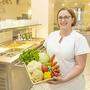 Frisch und regional – Küchenleiterin Brigitte Schnitzler bringt mit ihrem Team Abwechslung auf den Teller