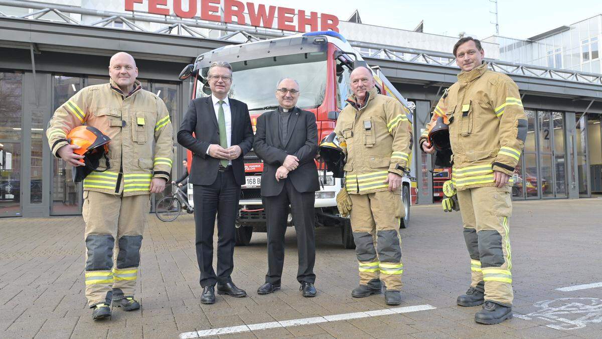 Wilhelm Krautwaschl und Christopher Drexler bei der Grazer Hauptfeuerwache