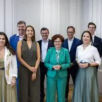 Staatssekretärin Elisabeth Zehetner (Mitte) bestellte auch einen neuen Start-up-Rat für drei Jahre