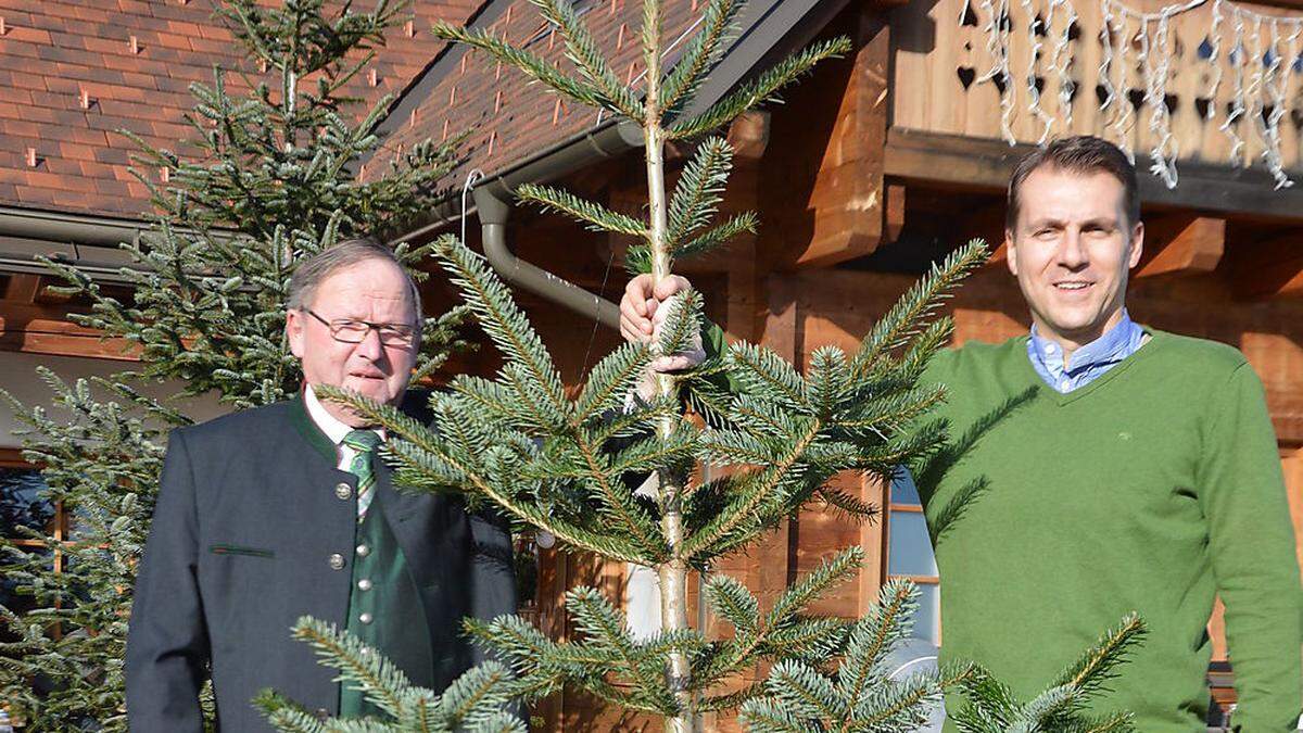 Geschäftsführer Bertl Teichert (links) organisierte auch heuer den Bewerb