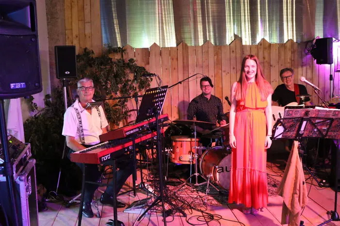 Für die schwungvolle Musik sorgte die Band „Martini Rosso“, welche extra aus Graz „eingeflogen“ wurde. 