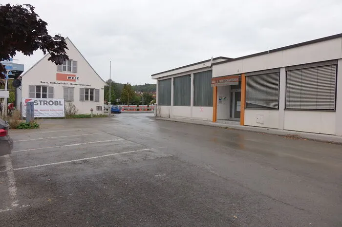 ...die alten Verwaltungsgebäude...