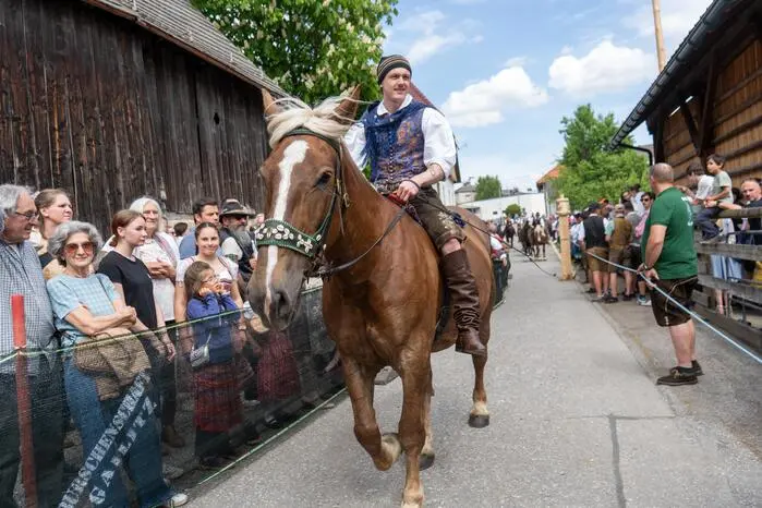 Das traditionelle Kufenstechen ging ohne Zwischenfälle über die Bühne