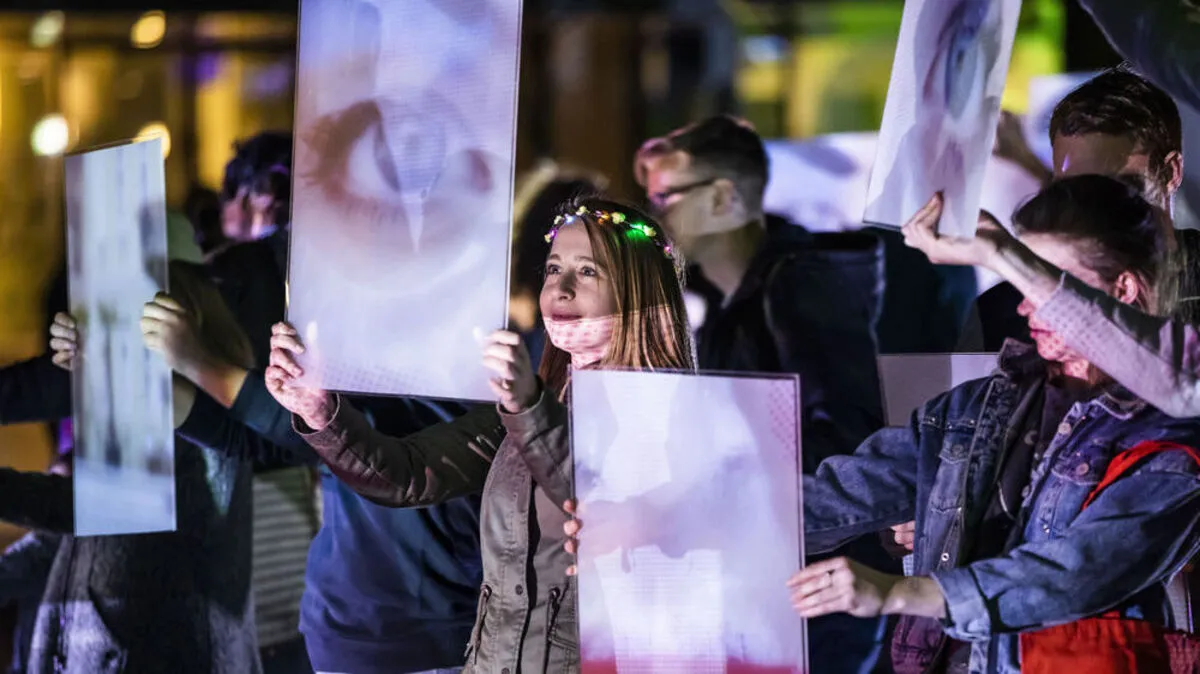Strahlende Augen: "For iTernity" von Katja Heitmann am Karmeliterplatz