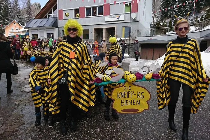 . . . die Bienchen aus dem Kindergarten . . .