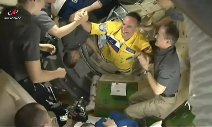 Am 18. März wurden drei russische Kosmonauten neu an Board begrüßt