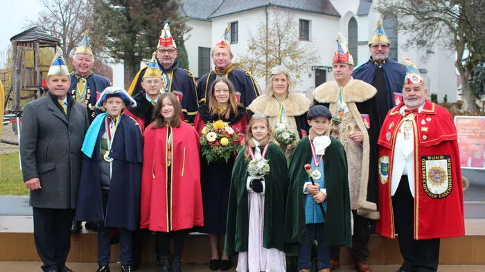 Trotz der derzeitigen Coronasituation startete die Kirchberger Faschingsgilde am Sonntag in die Faschingszeit. Für die Saison ist am Faschingssonntag ein Rahmenprogramm im Freien geplant. "Außerdem gibt es im Kulturzentrum Zone eine Chronologie unserer Faschingssitzungen zum Anschauen", sagt Josef Krusch, Präsident der Kirchberger Faschingsgilde.