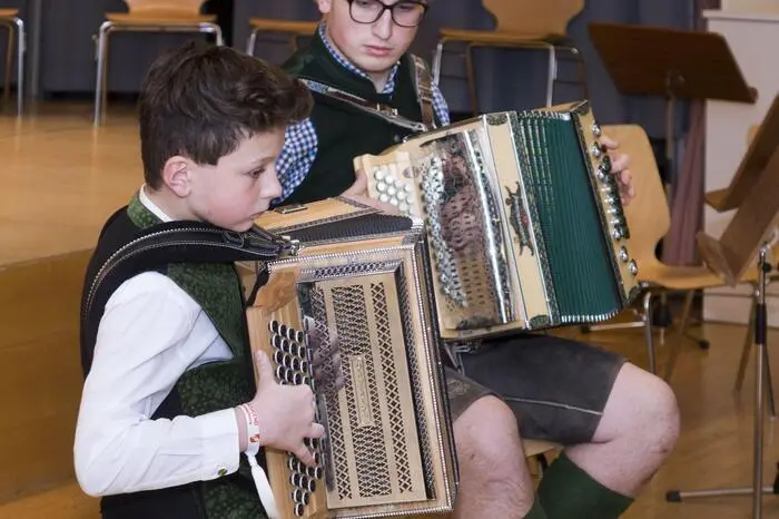 Unterschiedliche Ensembles und Solisten bestritten das Programm.