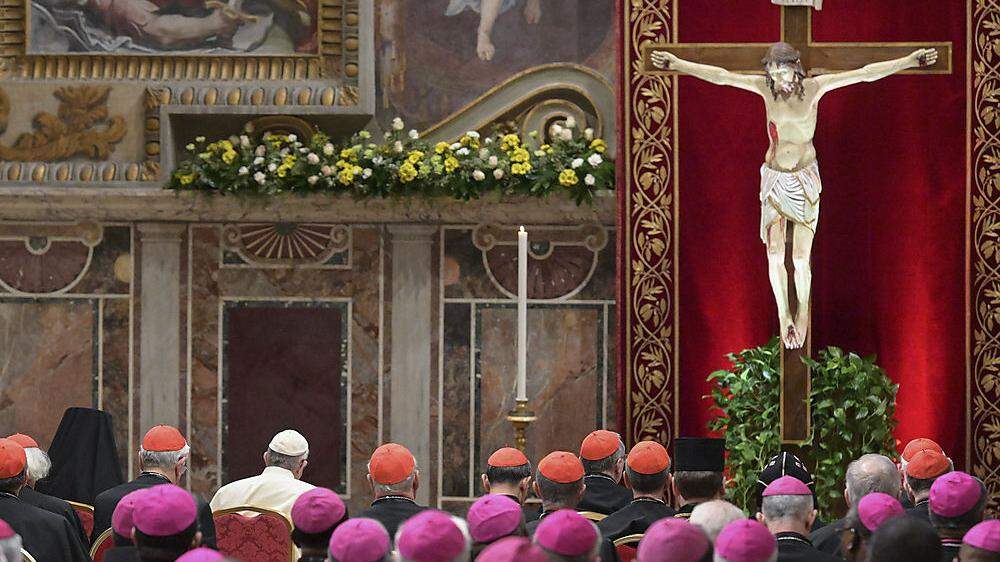 Der Papst zelebriert eine Messe in der Sala Regia 