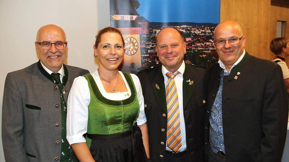 Bürgermeister Kurt Riemer, Claudia Oberhofer (JUFA), Bürgermeister Carsten Borchert (Jübar), Gernot Reitmaier (JUFA)