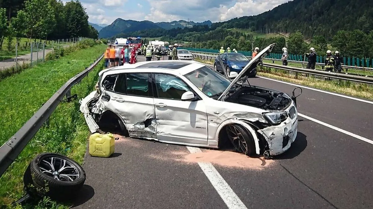Am Auto entstand Totalschaden