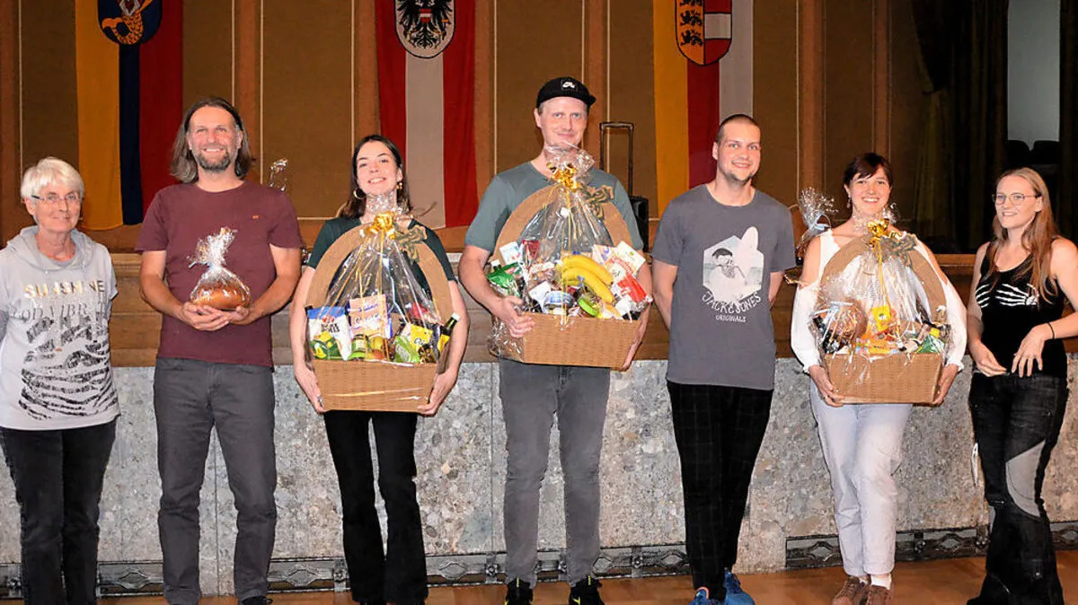 Margret Joch, Klaus Lederwasch, Martha Schnuderl, Sebastian Wastl. Lukas Hofbauer, Tara Meister, Trisha Radda