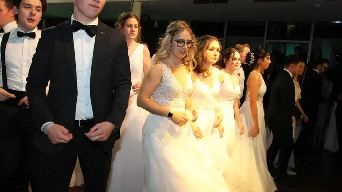 Klicken Sie sich durch die besten Fotos der Ballnacht in Bad Gleichenberg!