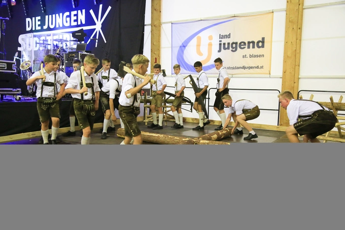 Nach einer spannenden Vorrunde tanzten sich im Finale, wie bereits im Jahr 2017, die Kulmer Schuhplattler zum Sieg.