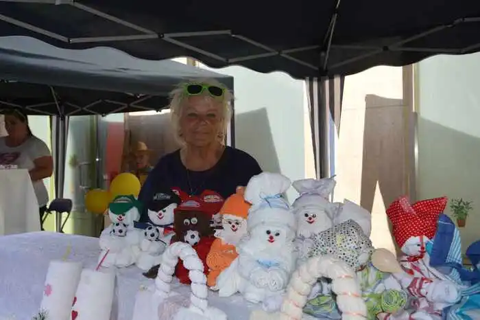 Regionalprodukte wurden auf der Gewerbemesse ganz nach dem Motto "Was es alles bei uns gibt" vorgestellt. Im Bild Christine Juritsch mit ihrem Kunsthandwerk.