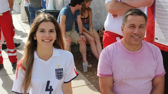 Zwei spannende Begegnungen zogen am Samstag die Fans zum Public Viewing am Grazer Karmeliterplatz.