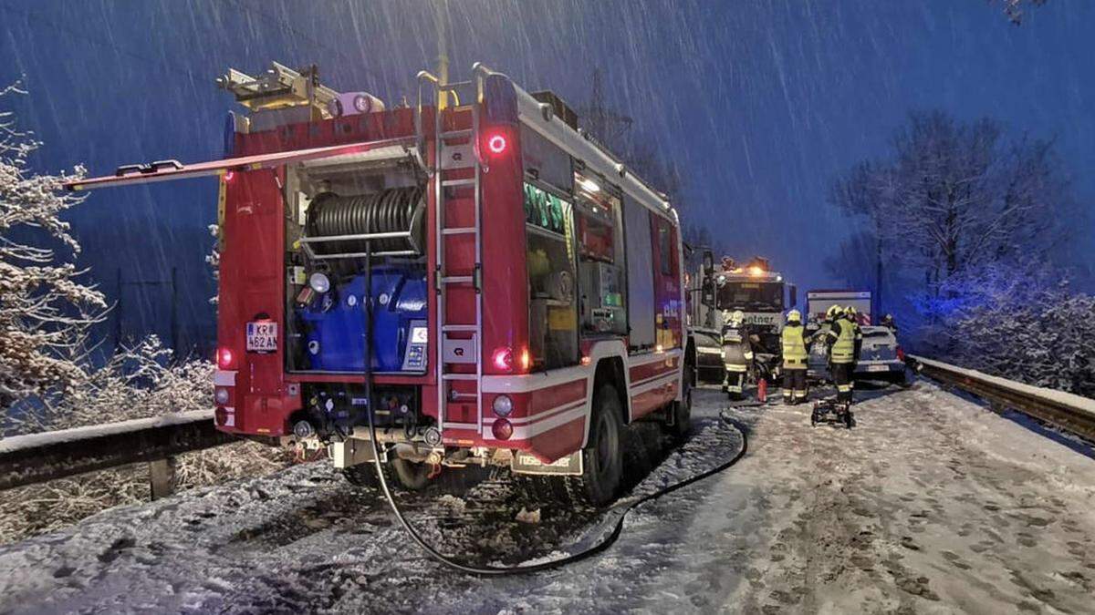 Tödlicher Verkehrsunfall auf der B34 bei Langenlois 