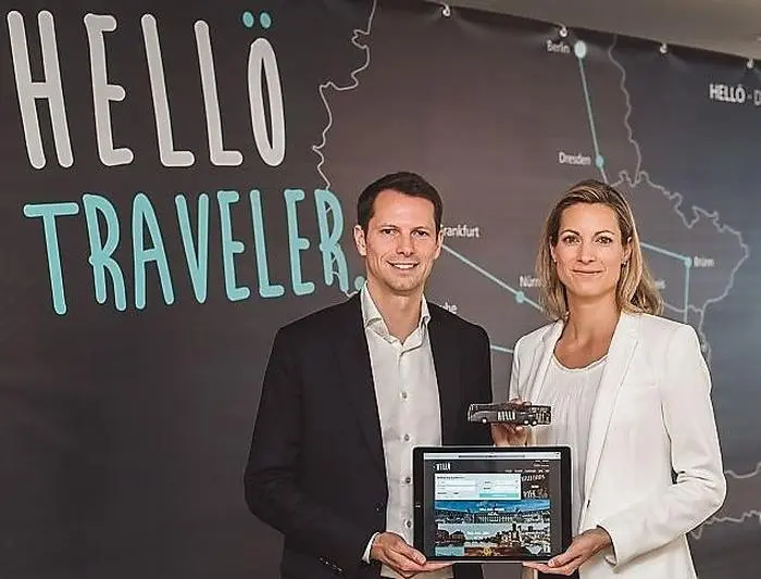 Tobias Hann, Geschäftsführer ÖBB- Fernbus GmbH, Valerie Hackl, Vorstand ÖBB- Personenverkehr AG