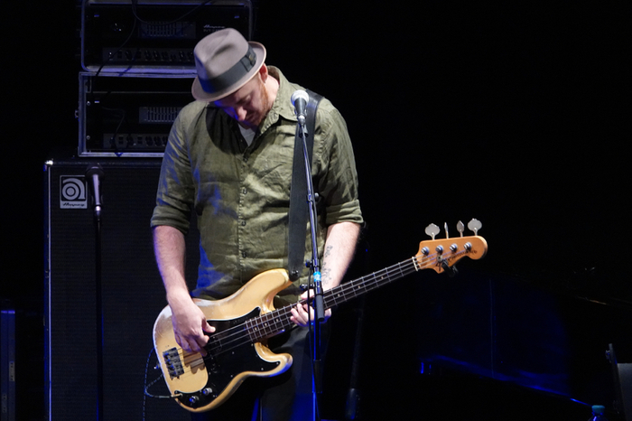 ... Ben Zwerin, Bass ...